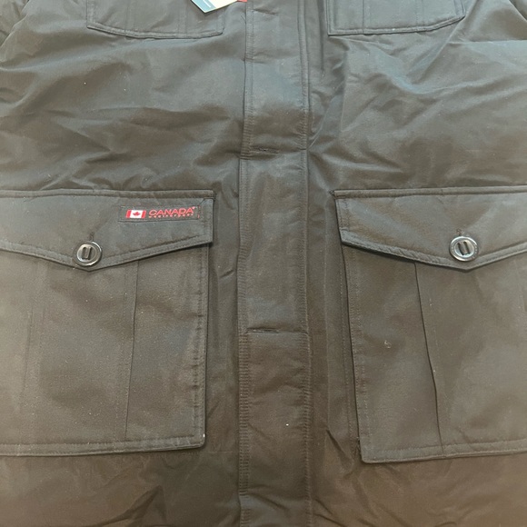 Black Faux Fur-Accent Hooded Parka - Men
Canada Weather Gear size L - Picture 6 of 16